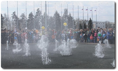 На Первомай заработали фонтаны в Ульяновске 2015