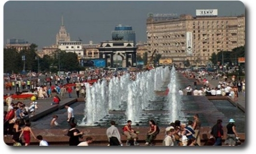 Лужков открыл сезон фонтанов в Москве 2010